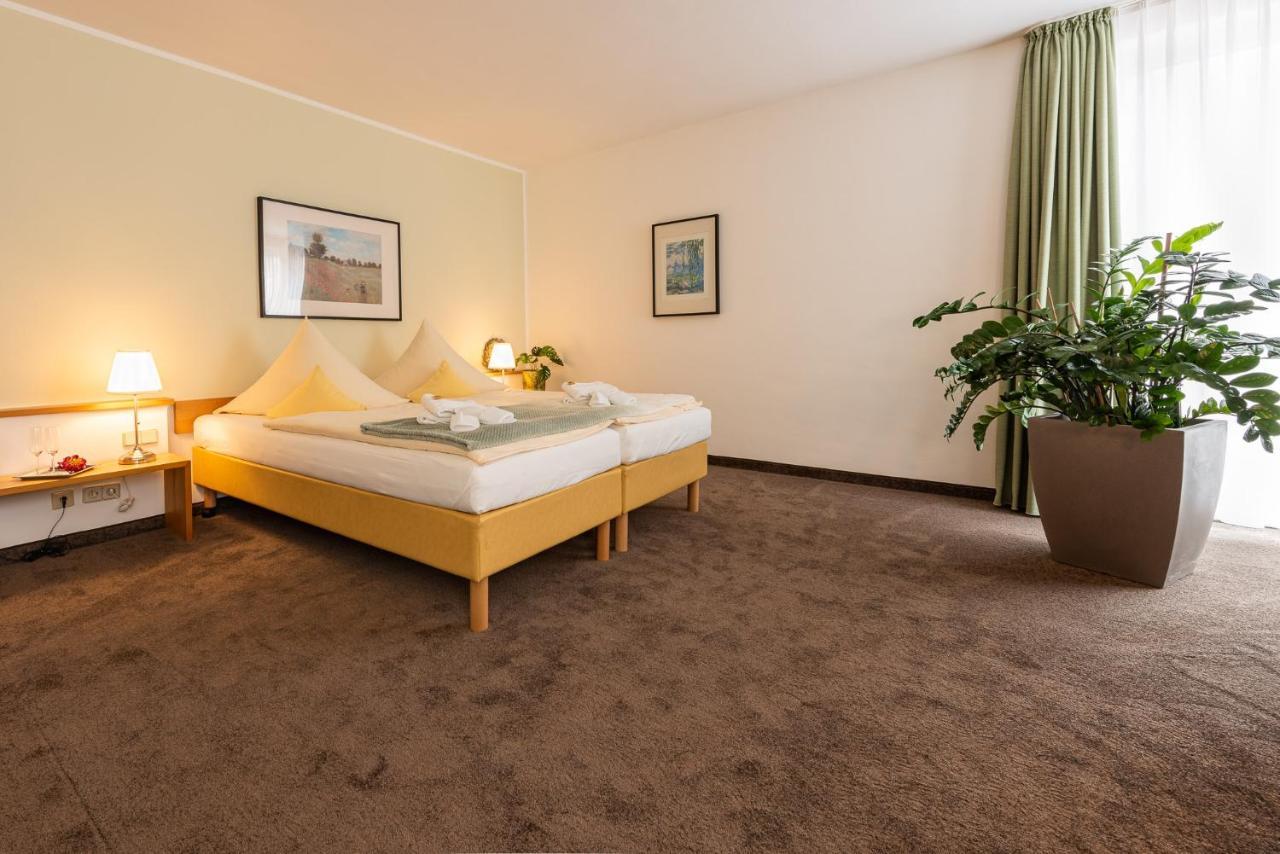 Hotel Nibelungen Hof 크산텐 외부 사진
