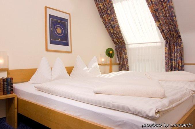 Hotel Nibelungen Hof 크산텐 객실 사진